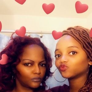 Meet your Posher, Roxanne